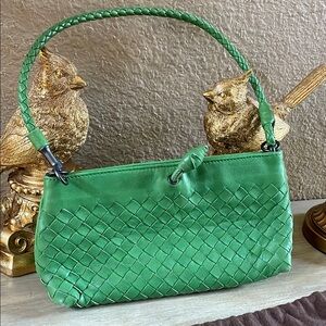 Bottega Veneta Green Leather handbag . Authentic excellent used cond. dust bag
